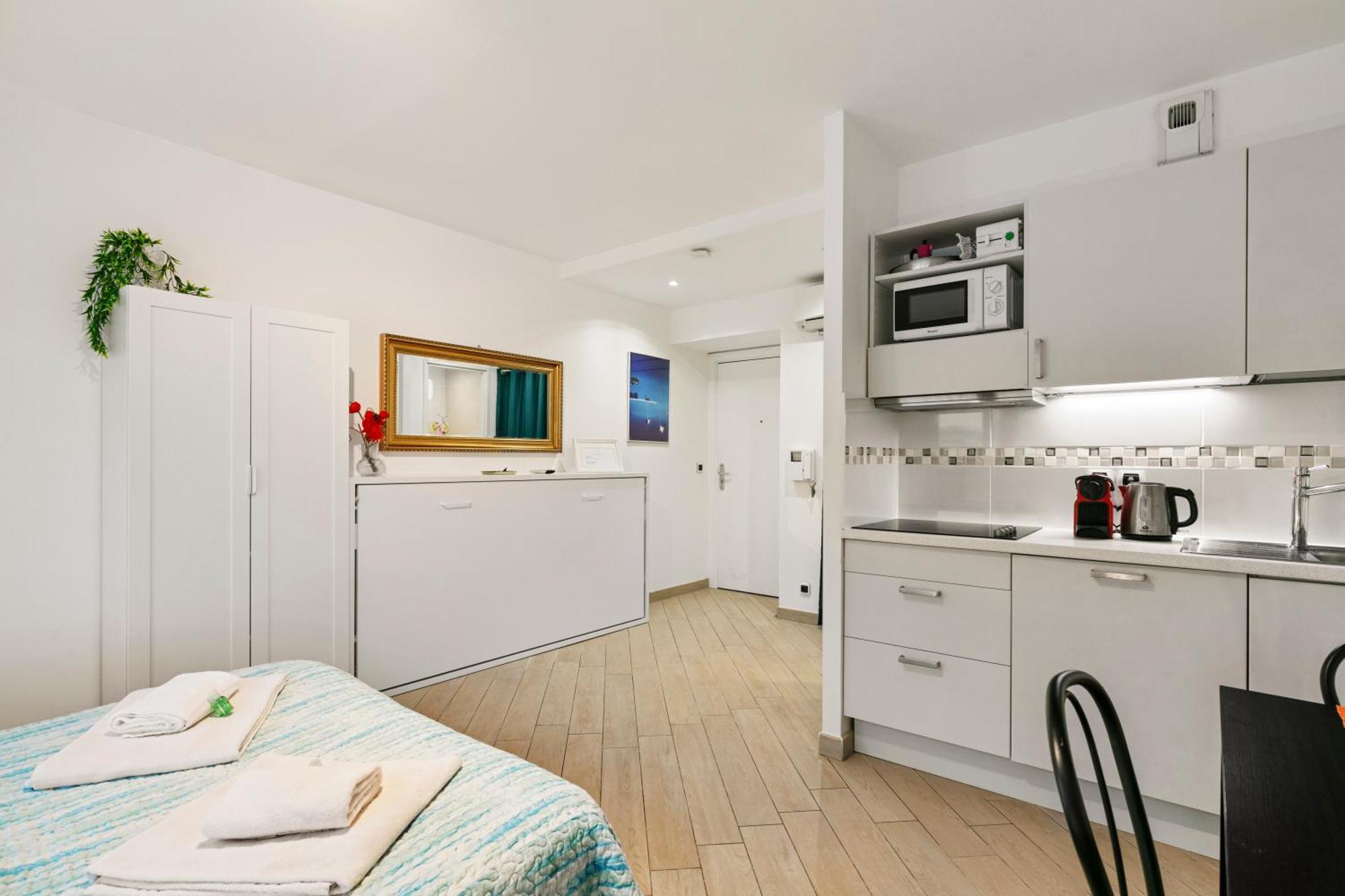 Les Oranges Five Stars Holidayhouse Niza Exterior foto